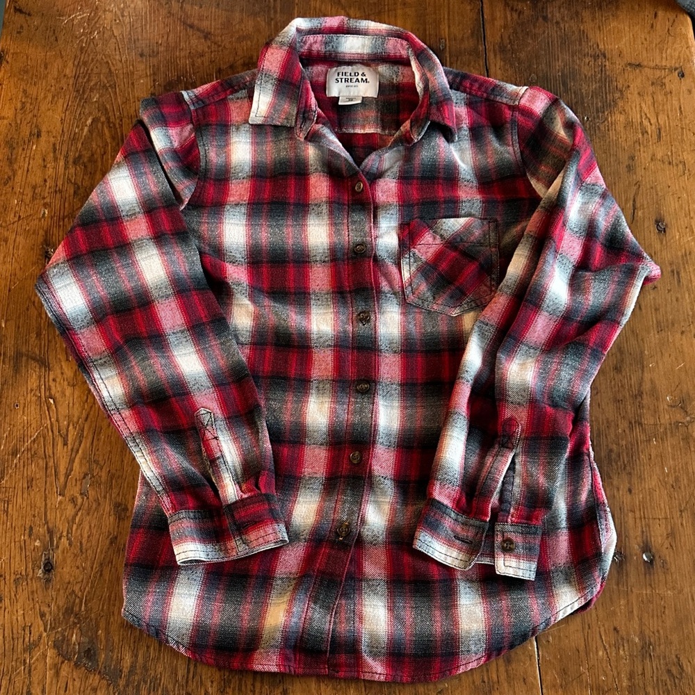 Field & Stream Red and Black Plaid Button-Down Shirt